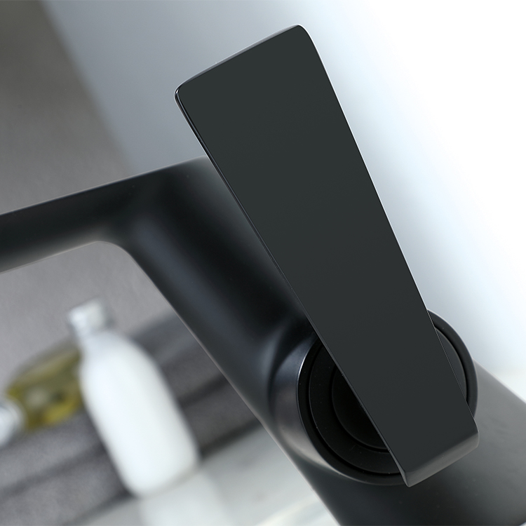 Venta al por mayor de latón monomando de un agujero negro agua caliente y fría grifo de baño grifo mezclador de lavabo