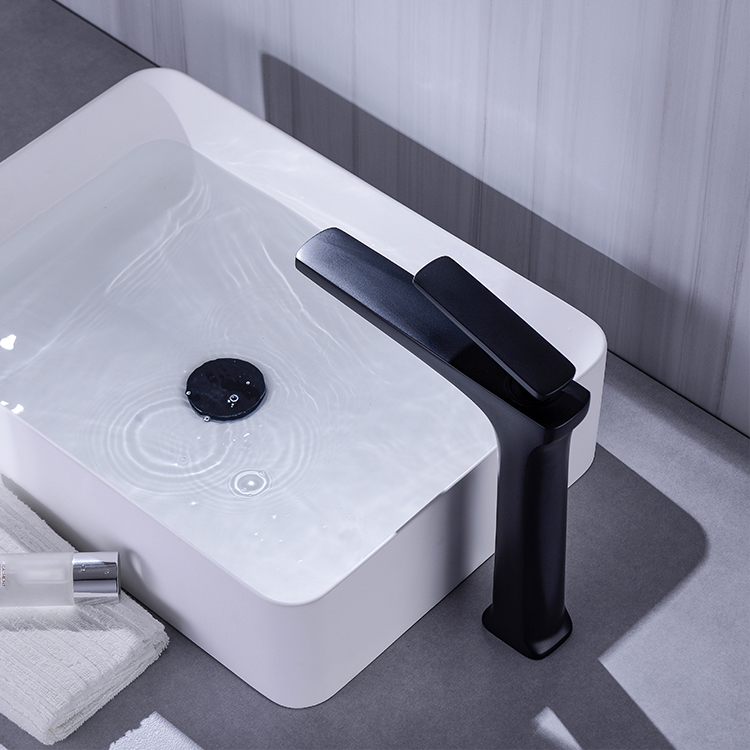 Modren latón montaje en cubierta monomando negro mate lavabo grifo mezclador para baño
