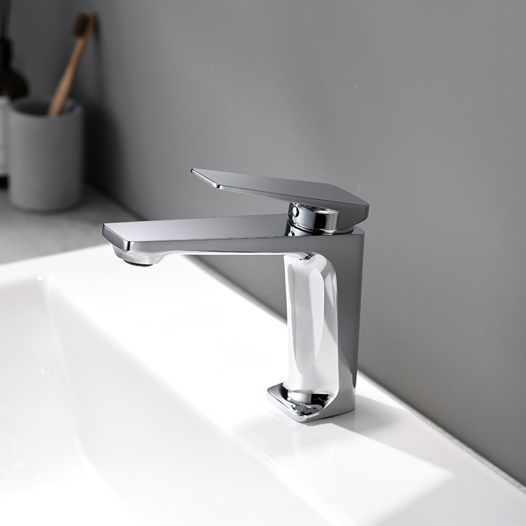 Amazon Venta caliente cubierta de latón cromado monomando grifo mezclador de baño